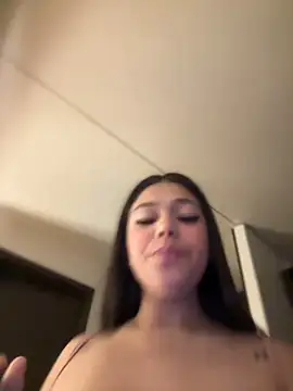 Alyshanon18 online show from January 8, 9:42 am