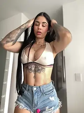 LaraHenao online show from January 7, 12:52 pm