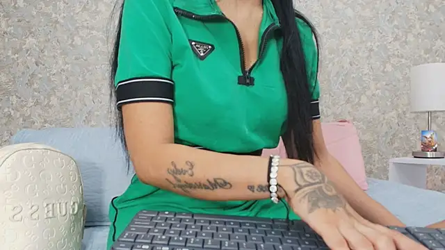 Snapshot of samanta_360 chatting on February 19, 12:00 pm samanta 360 online show from February 19, 12:00 pm