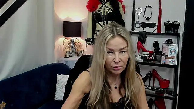 crystaLUX online show from December 17, 7:29 am