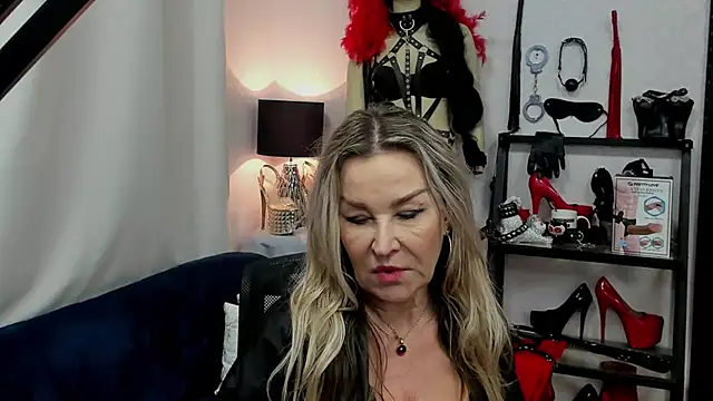 crystaLUX online show from January 7, 8:56 am