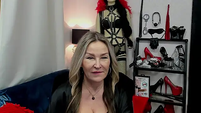 crystaLUX online show from January 21, 9:03 am