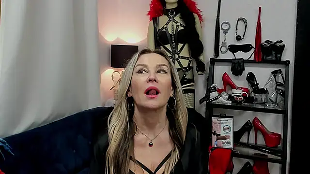 crystaLUX online show from January 22, 9:57 am