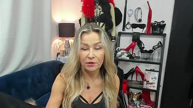 crystaLUX online show from November 17, 6:19 am