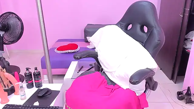 MATURE WHOR33 online show from February 9, 3:01 pm