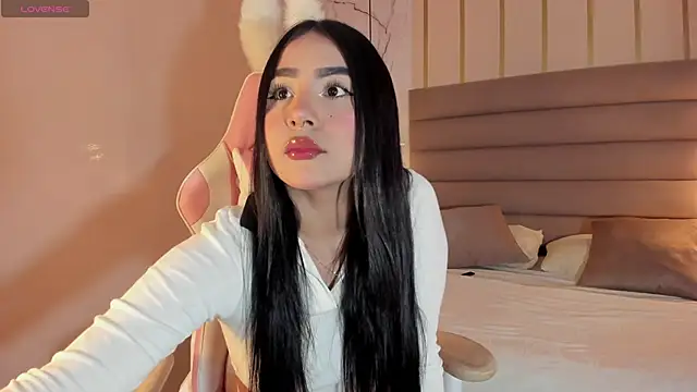 Snapshot of Mariana_sweetest chatting on March 13, 8:00 pm Mariana sweetest online show from March 13, 8:00 pm