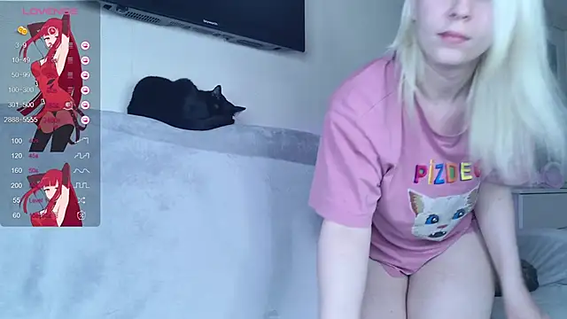 Snapshot of Evelyn_rabbit chatting on March 19, 3:40 pm Evelyn rabbit online show from March 19, 3:40 pm