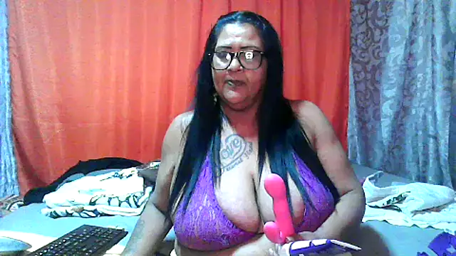 Snapshot of boobynatz chatting on September 18, 11:34 am boobynatz online show from September 18, 11:34 am