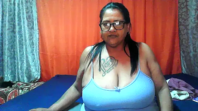 Snapshot of boobynatz chatting on September 22, 9:55 am boobynatz online show from September 22, 9:55 am