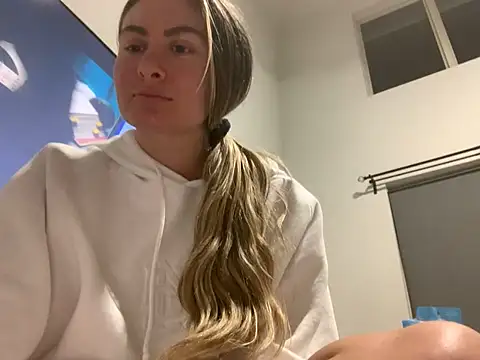 Alyssa rhoades online show from January 24, 4:16 am