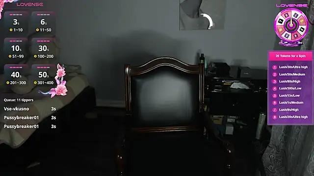 Snapshot of KindKristy chatting on January 10, 5:58 am KindKristy online show from January 10, 5:58 am