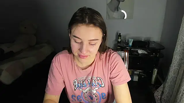 Snapshot of KindKristy chatting on January 13, 11:19 am KindKristy online show from January 13, 11:19 am