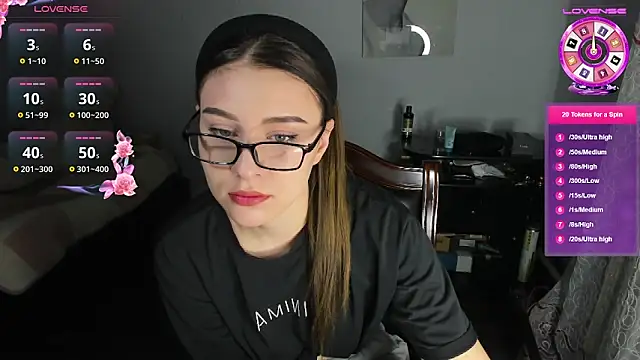 Snapshot of KindKristy chatting on January 16, 5:32 am KindKristy online show from January 16, 5:32 am