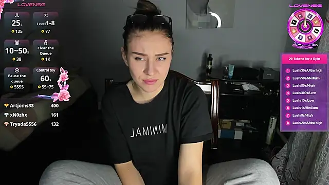 Snapshot of KindKristy chatting on January 16, 11:37 am KindKristy online show from January 16, 11:37 am