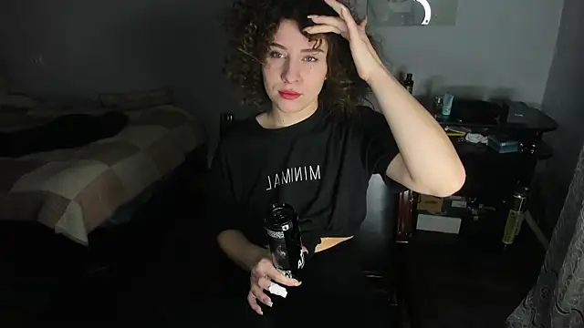 Snapshot of KindKristy chatting on January 25, 5:40 am KindKristy online show from January 25, 5:40 am