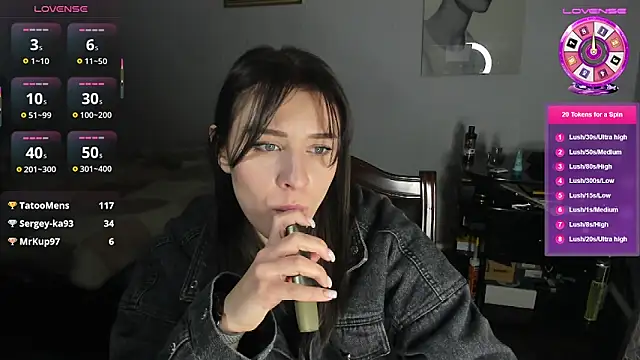 Snapshot of KindKristy chatting on February 8, 8:31 am KindKristy online show from February 8, 8:31 am