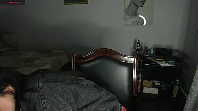 Snapshot of KindKristy chatting on February 9, 9:47 am KindKristy online show from February 9, 9:47 am