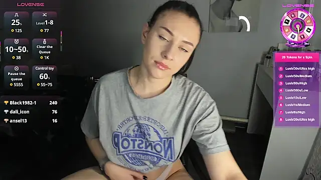 Snapshot of KindKristy chatting on February 20, 9:00 am KindKristy online show from February 20, 9:00 am