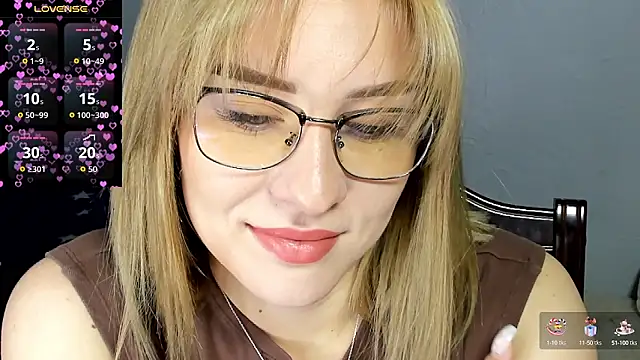 Snapshot of KindKristy chatting on September 11, 5:29 am KindKristy online show from September 11, 5:29 am