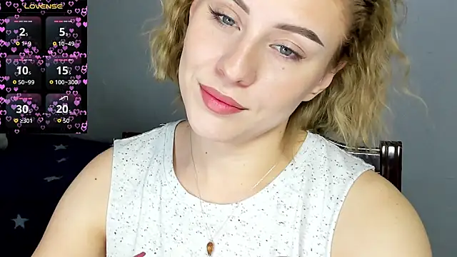 Snapshot of KindKristy chatting on September 12, 5:18 am KindKristy online show from September 12, 5:18 am