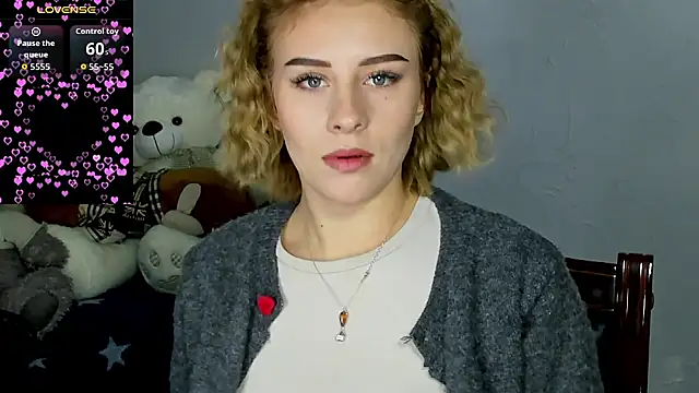 Snapshot of KindKristy chatting on September 19, 5:20 am KindKristy online show from September 19, 5:20 am