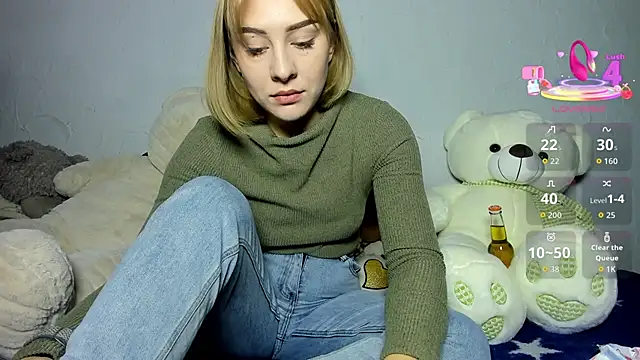 Snapshot of KindKristy chatting on October 12, 5:50 am KindKristy online show from October 12, 5:50 am