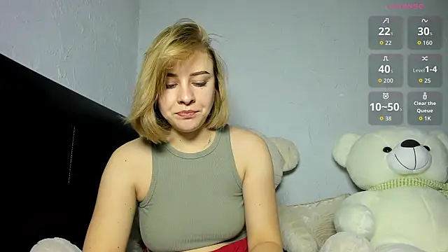 Snapshot of KindKristy chatting on October 21, 5:19 am KindKristy online show from October 21, 5:19 am