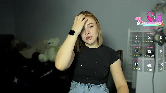 Snapshot of KindKristy chatting on November 12, 5:19 am KindKristy online show from November 12, 5:19 am