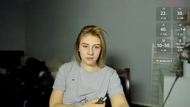 Snapshot of KindKristy chatting on November 23, 5:29 am KindKristy online show from November 23, 5:29 am