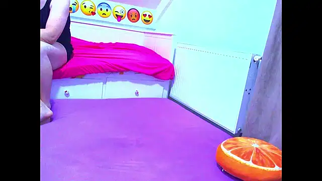 evehotty online show from November 30, 8:02 pm