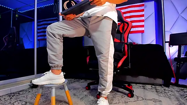 Aydenmiller96 online show from September 25, 2:10 pm