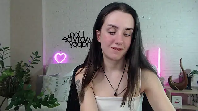 FranceskoJones online show from March 4, 7:01 pm