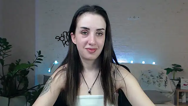 FranceskoJones online show from March 22, 6:14 pm