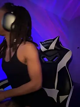 thebrattygoddess online show from December 17, 11:39 am