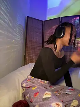 thebrattygoddess online show from January 16, 10:53 am