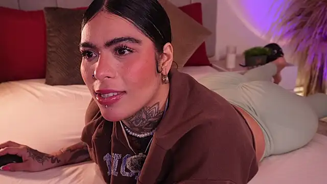 curvyliciousss online show from September 29, 4:34 pm