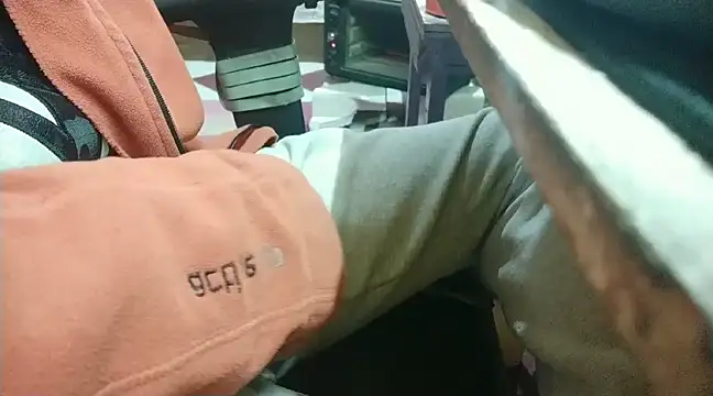 growing20yo online show from December 28, 10:44 pm