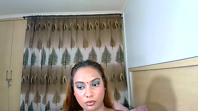 sexyindianchic online show from February 4, 8:28 pm
