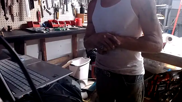 justinewe69 online show from October 28, 9:39 pm