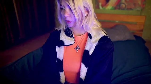 Allison Cuty online show from September 25, 10:13 pm