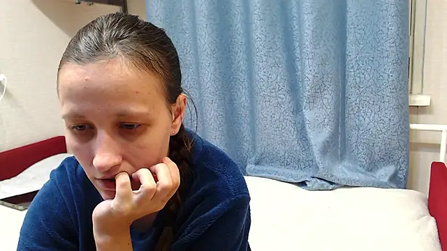 Snapshot of alisacucumber chatting on October 26, 4:57 pm alisacucumber online show from October 26, 4:57 pm