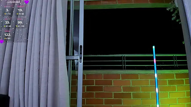 roxie gates  online show from December 15, 12:51 am