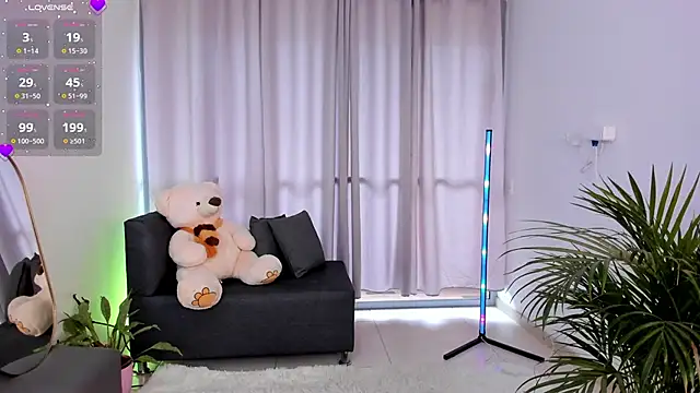 roxie gates  online show from December 21, 7:49 pm