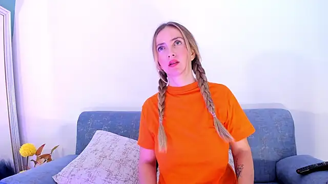 Snapshot of BellaMarieX chatting on December 12, 5:15 pm BellaMarieX online show from December 12, 5:15 pm