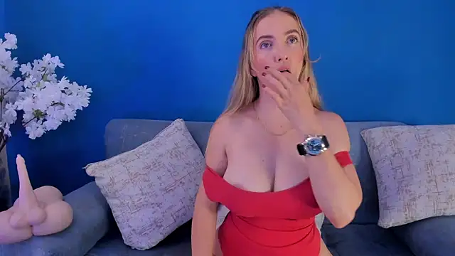 Snapshot of BellaMarieX chatting on December 18, 2:28 am BellaMarieX online show from December 18, 2:28 am