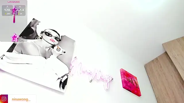 NinaWong online show from March 4, 2:32 pm