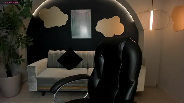 Snapshot of BrennaWalker chatting on January 30, 3:22 am BrennaWalker online show from January 30, 3:22 am