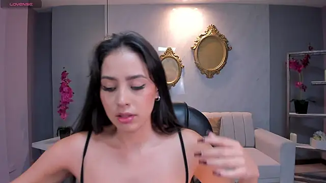 Snapshot of BrennaWalker chatting on February 27, 3:14 am BrennaWalker online show from February 27, 3:14 am