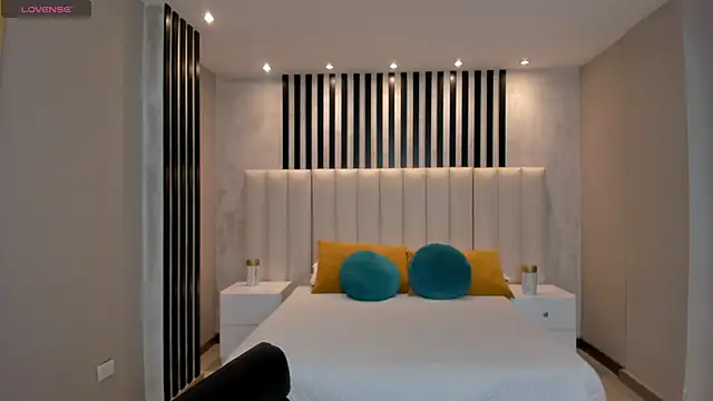 Snapshot of BrennaWalker chatting on March 22, 8:48 pm BrennaWalker online show from March 22, 8:48 pm