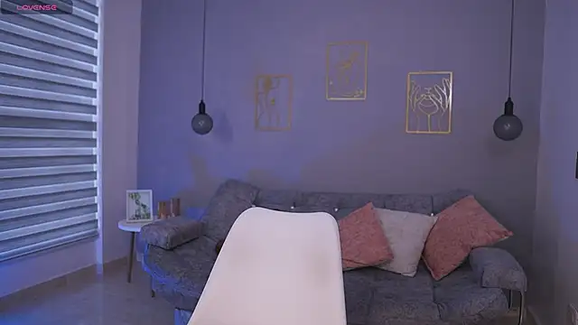 KylaMorrison online show from March 17, 4:43 pm